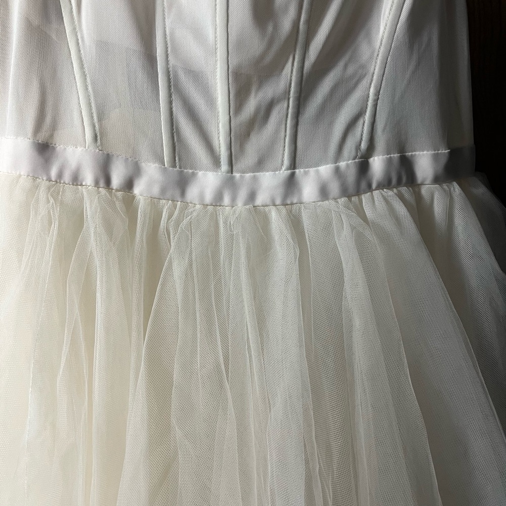 Elegant White Layered Dress - Picture 2 of 7